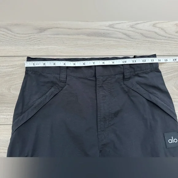 Alo Yoga The Edge Cargo Pants - Picture 8 of 10